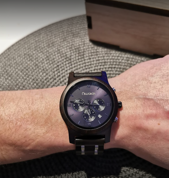 meski-zegarek-drewniany-niwatch-kolekcja-chrono-heban-na-bransolecie-9.png