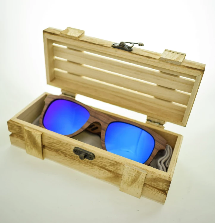 drewniane-okulary-przeciwsloneczne-niwatch-perseus-blue-z-powloka-lustrzana-UVA-UVB-400-3.jpg