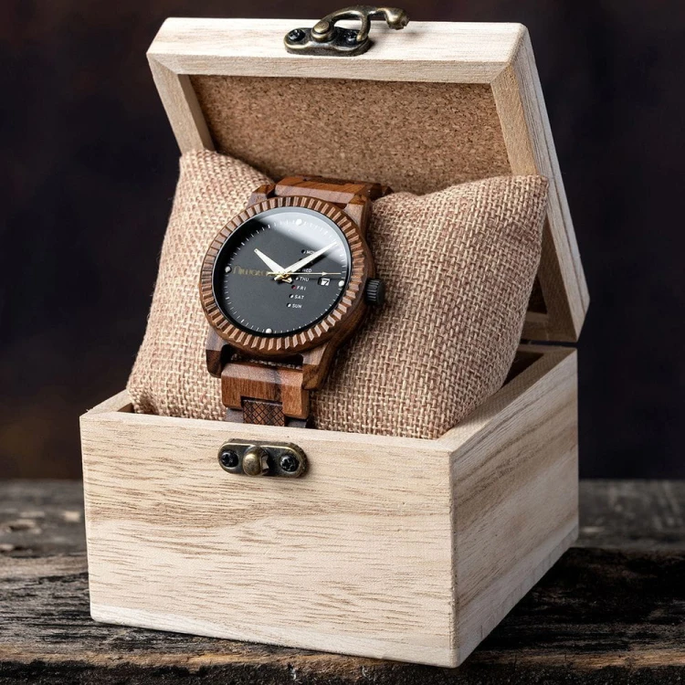 drewniany-zegarek-niwatch-colour-z-rozszerzonym-datownikiem-tigerwood-4.jpg
