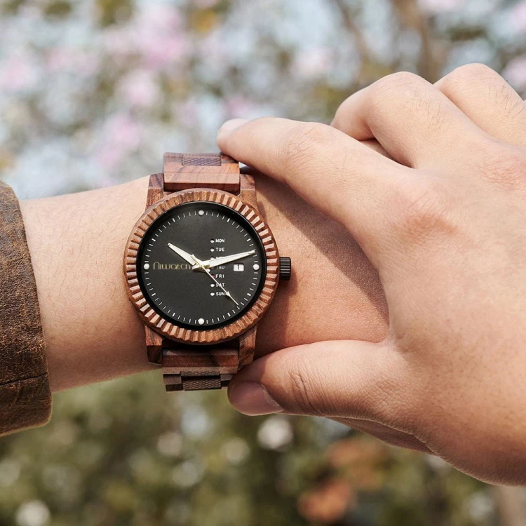 drewniany-zegarek-niwatch-colour-z-rozszerzonym-datownikiem-tigerwood-6.jpg