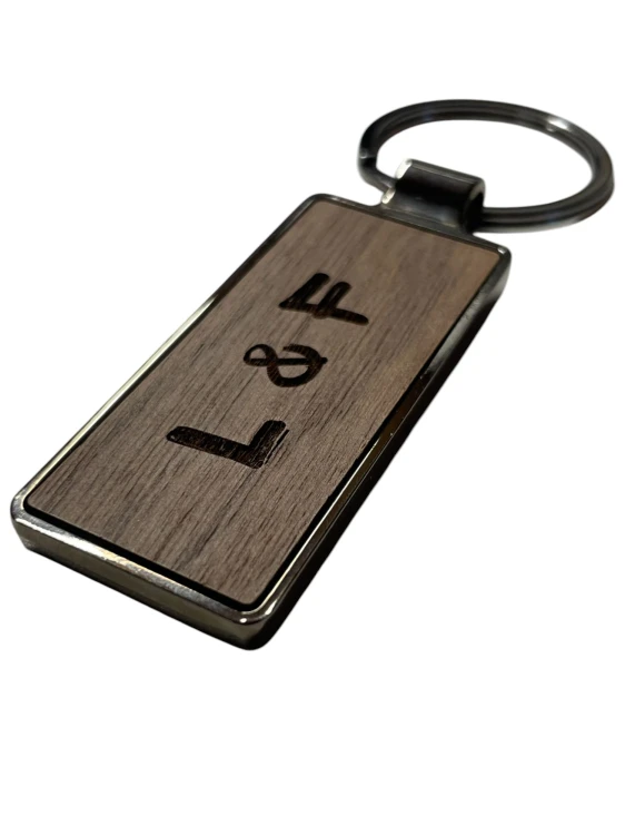 elegancki-brelok-do-kluczy-personalizowany