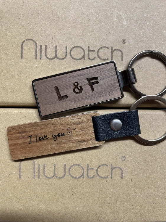 personalizowany-brelok-do-kluczy-drewniany