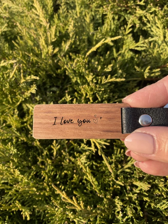 do-kluczy-personalizowany-drewniany-brelok
