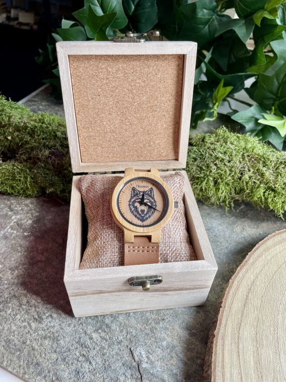 zegarek-niwatch-nature-wilk-bambus-wolf-pudelko.jpeg