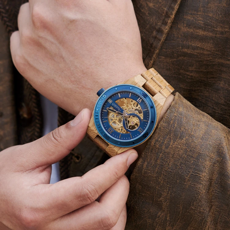 Zegarek Niwatch drewniany Automatic  Eclipse Blue-reka.jpg