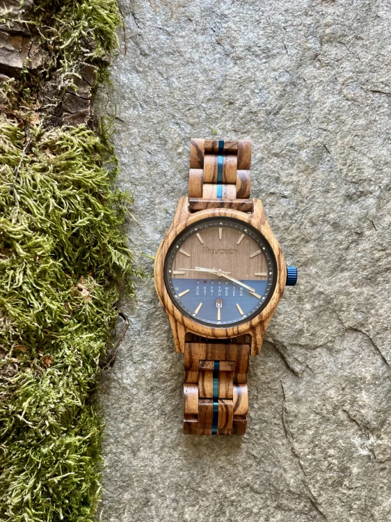 nature-eco-niebieski-zegarek-half.jpeg