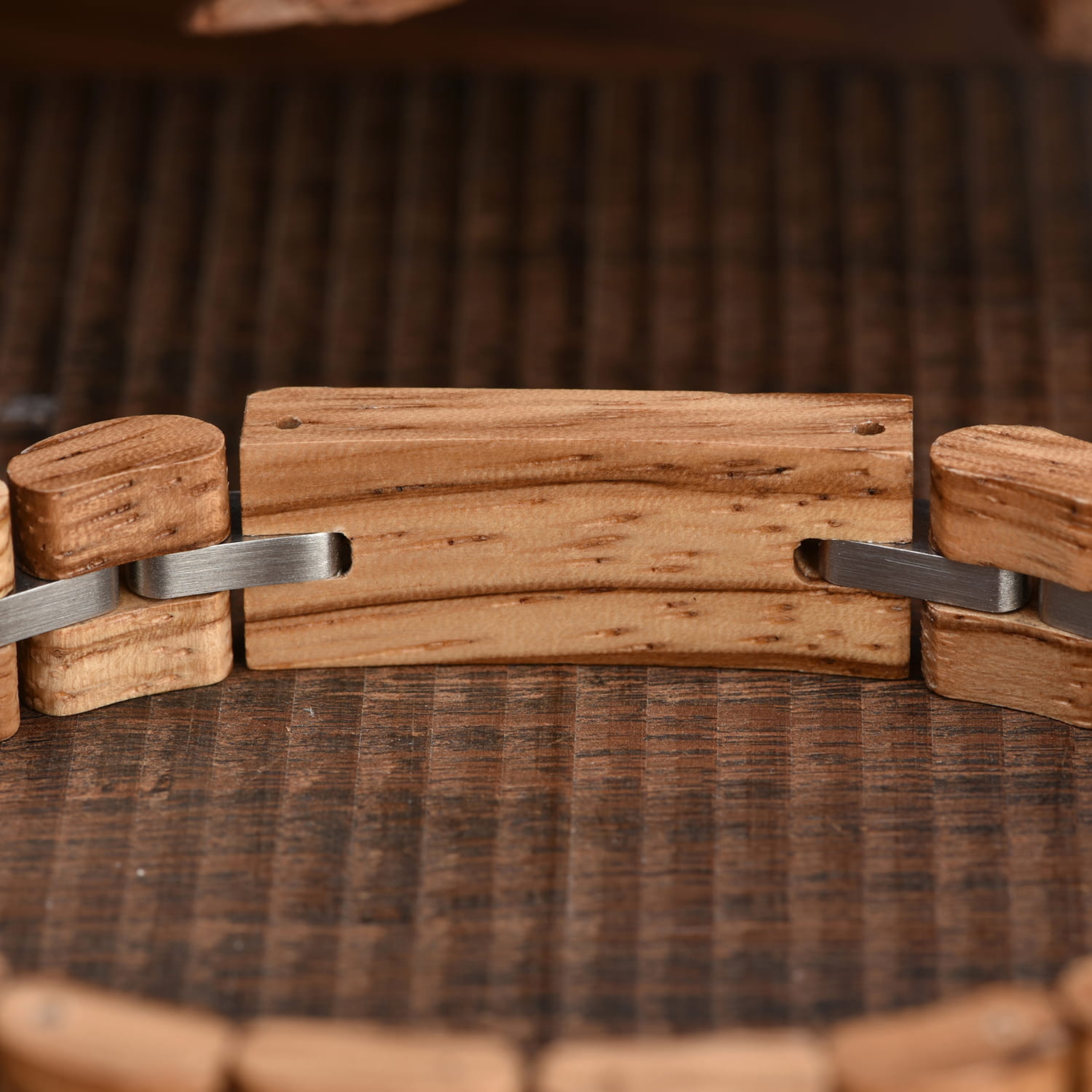 Bransoletka drewniana Niwatch  Steelcrest  zebrawood